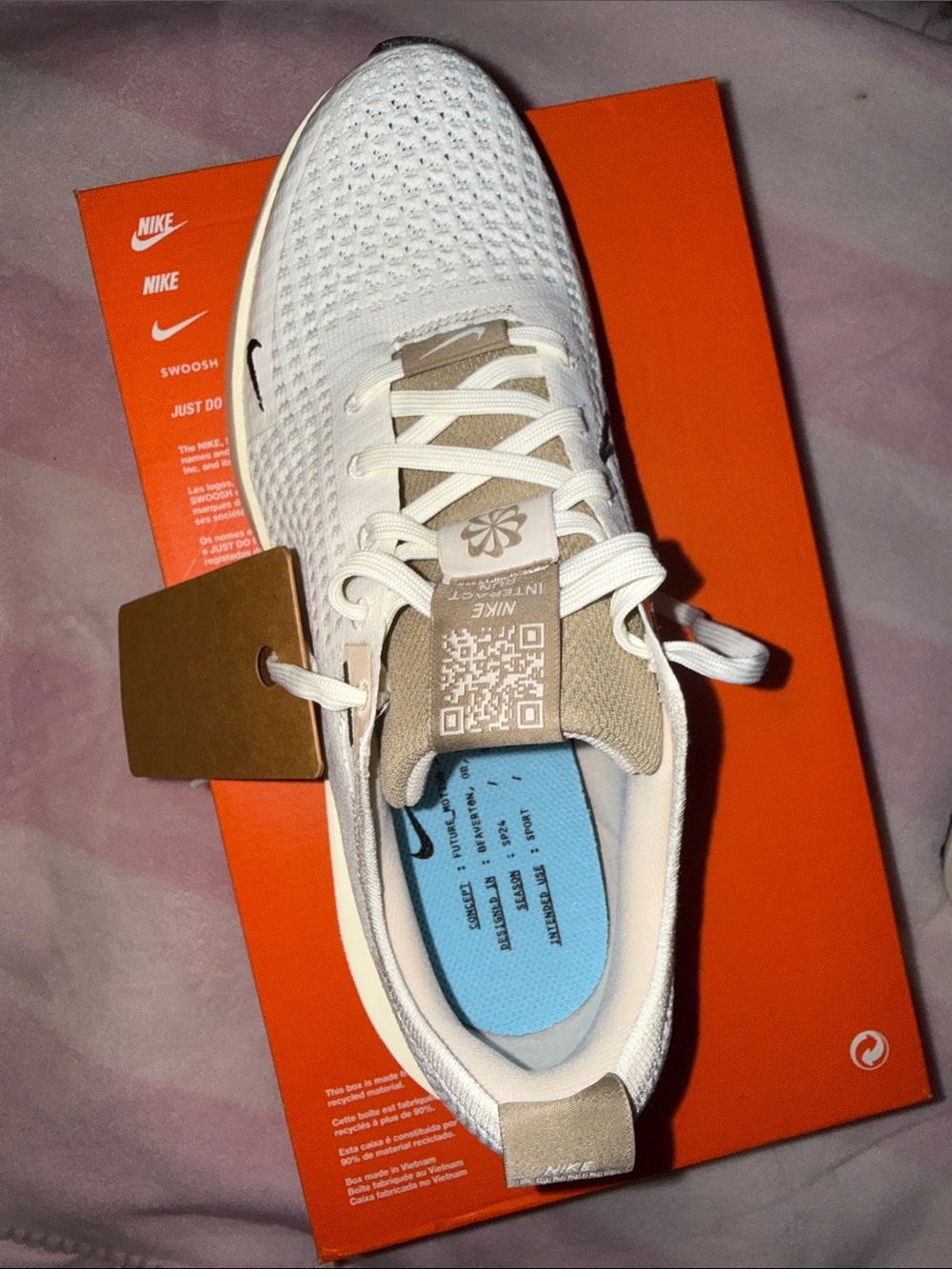 Nike Women's Interact Run Sneakers - Picture 5 of 7